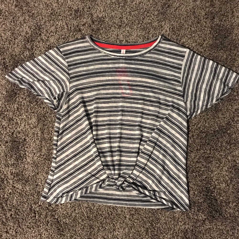 NWT front bottom knotted short sleeve shirt size M